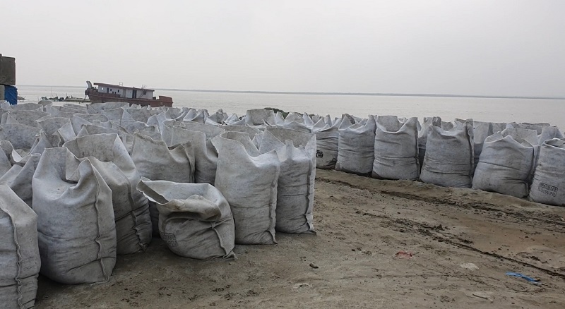 যমুনার তীর রক্ষা বাঁধ প্রকল্পে অনিয়মের অভিযোগ