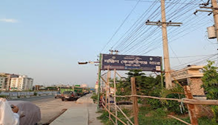 ঝোপের মধ্যে পড়েছিল অটোরিকশা চালকের লাশ