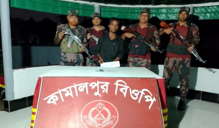বকশীগঞ্জে ইয়াবাসহ আটক ১