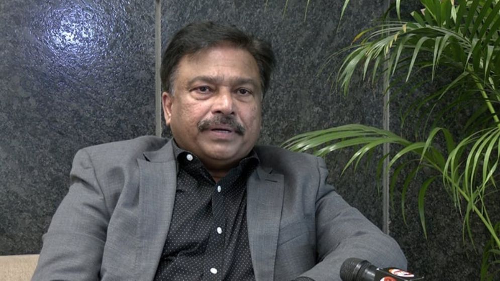 অপসারণের সিদ্ধান্তের বৈধতা চ্যালেঞ্জ করে ফারুকের রিট