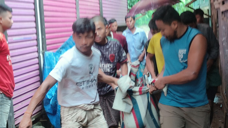 থানচিতে পাহাড় ধসের পাথর চাপায় গুরুত্বরো আহত ১