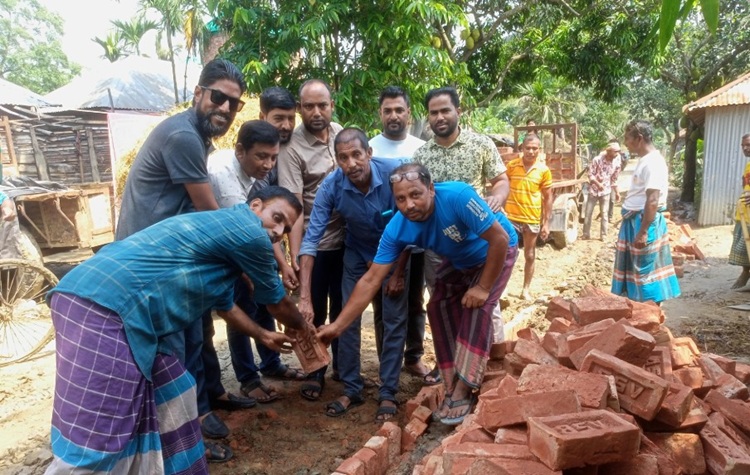 শেরপুরে সুঘাট ইউনিয়নে ইটের সোলিং প্রকল্পের উদ্বোধন 