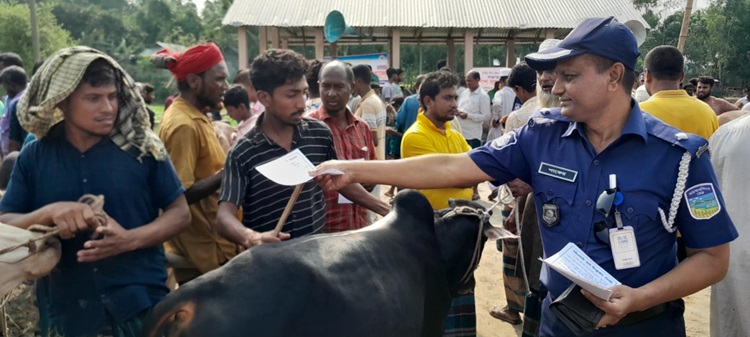 বকশীগঞ্জে পশুহাটে নিরাপত্তা জোরদার, স্বস্তিতে ক্রেতা-বিক্রেতারা