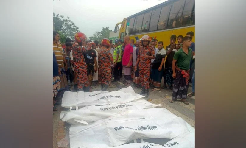 ফরিদপুরে মাহিন্দ্রা-বাসের সংঘর্ষ, নিহত ৪