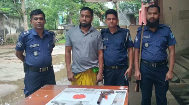 বোয়ালমারীতে দেশীয় বন্দুক ও ইয়াবাসহ আটক ১