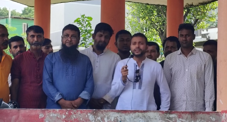 ঘোড়াঘাটে ১৩.৭৫ একর জমি নিয়ে জনসাধারণ  ও সেনাবাহিনীর এমএফআরও মুখোমুখি