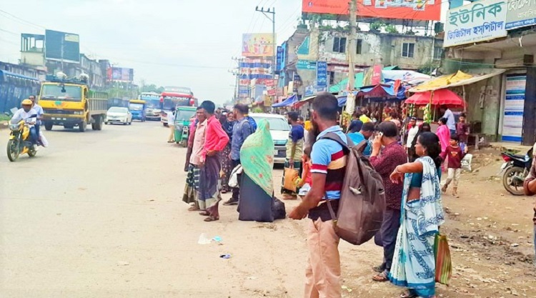 টাঙ্গাইলের মহাসড়কে গণপরিবহন সংকট