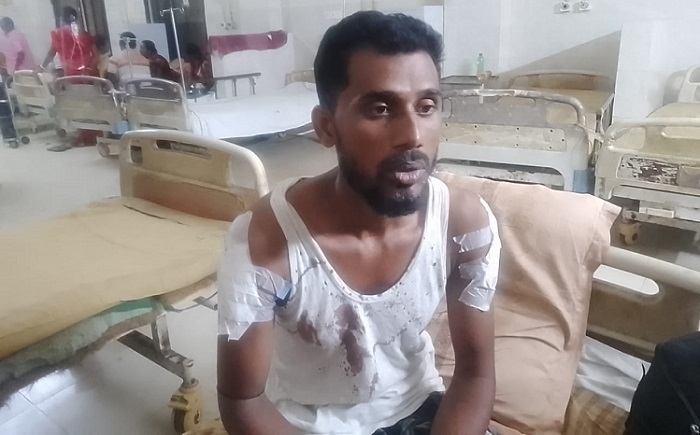 টুঙ্গিপাড়ায় সাবেক স্ত্রীর নেতৃত্বে বর্বর হামলা