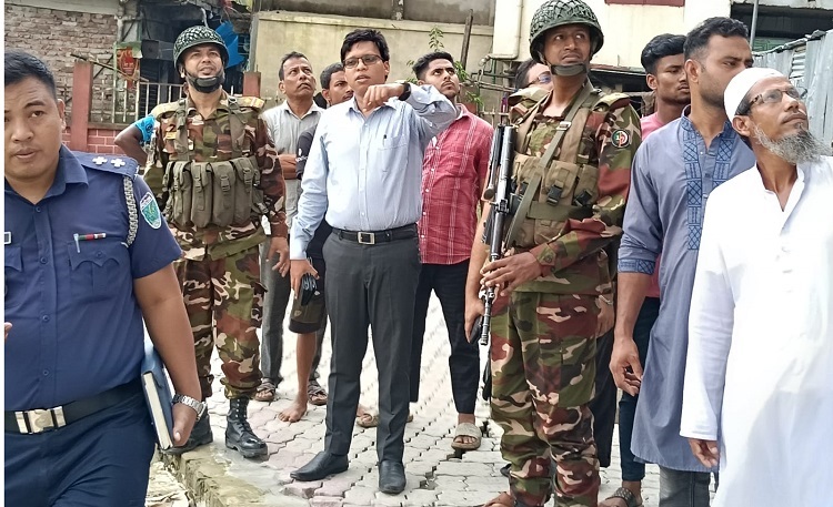 মাধবপুরে ১০টি দোকানকে ভ্রাম্যমান আদালতের জরিমানা