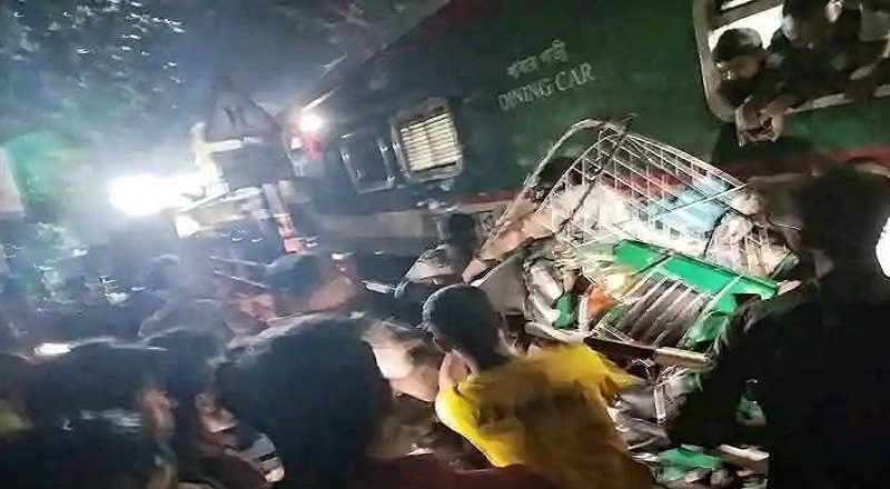 কালুরঘাট সেতুতে দুর্ঘটনা: ৪ রেলকর্মী বরখাস্ত, তদন্ত কমিটি গঠন