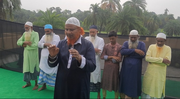 পুঠিয়ায় সৌদির সাথে মিল রেখে ঈদুল আজহা উদযাপন