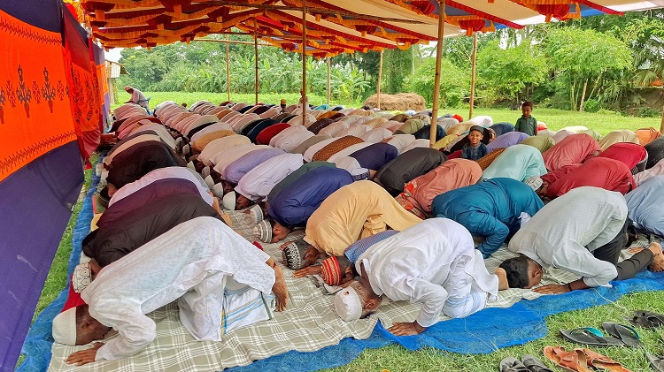 কালকিনির ২০ গ্রামে পবিত্র ঈদুল আযহা উদযাপন