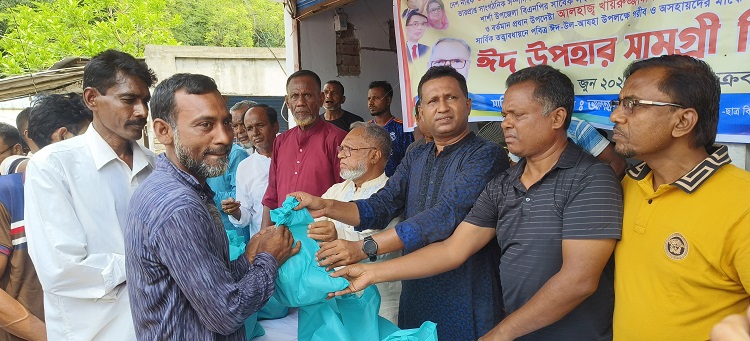 শার্শায় অসহা-দুস্থদের মাঝে ঈদ সামগ্রী বিতরণ