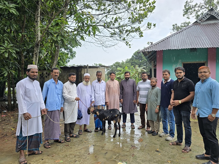 শহীদ জামশেদের পরিবারকে ছাগল উপহার দিল জামায়াত