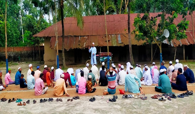 বিরামপুরে ঈদের নামাজ অনুষ্ঠিত