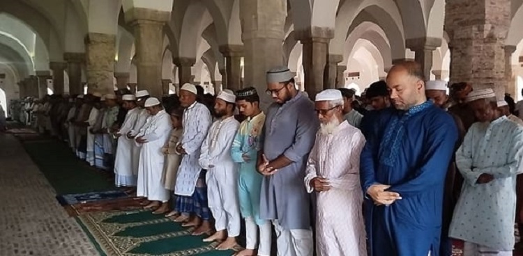 ষাটগম্বুজ মসজিদে পবিত্র ঈদুল আজহার প্রধান জামাত অনুষ্ঠিত