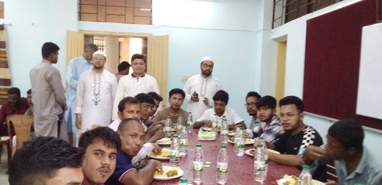 বেরোবিতে শিক্ষার্থীদের জন্য বিশেষ খাবারের আয়োজন
