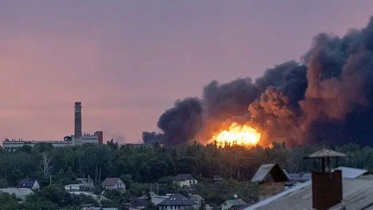 খারকিভে রাশিয়ার ‘সবচেয়ে বড়’ হামলা, নিহত ৩