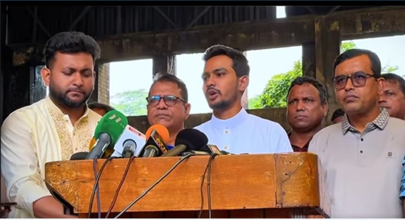 ১২ ঘণ্টারও কমে পরিচ্ছন্ন হয়েছে ঢাকা: আসিফ মাহমুদ