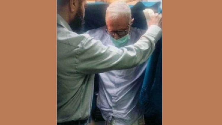 সাবেক রাষ্ট্রপতি বিধ্বস্ত আবদুল হামিদ দেশে ফিরেছেন