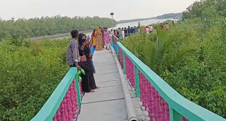 ঈদের আনন্দে প্রাণবন্ত হয়ে উঠেছে আকাশলীনা ইকোট্যুরিজম