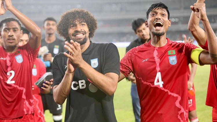 সিঙ্গাপুরের বিপক্ষে হামজাদের খেলা সন্ধ্যায়, স্টেডিয়ামে মানতে হবে যে নির্দেশনা