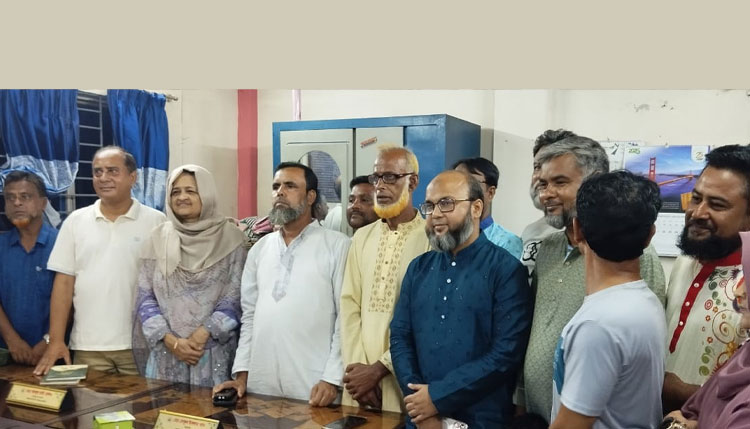 কেন্দুয়ায় তাহসিনা রুশদীর লুনার সাংবাদিকদের সঙ্গে মতবিনিময়