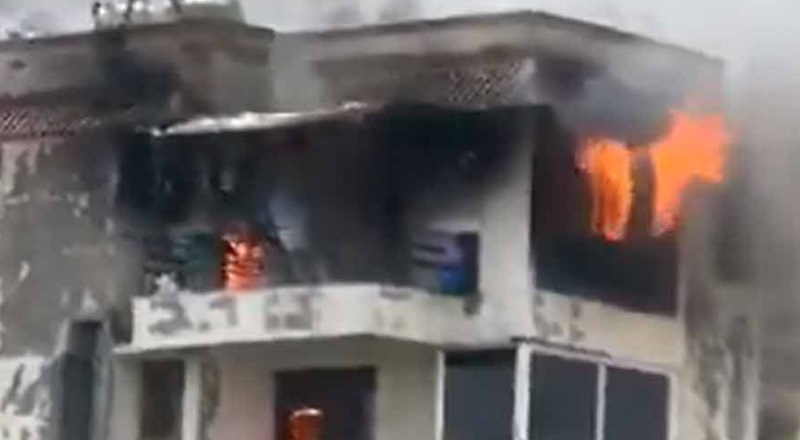 আটতলা থেকে ঝাঁপ দিয়ে ২ শিশুসহ বাবার মৃত্যু, অগ্নিদগ্ধ মা