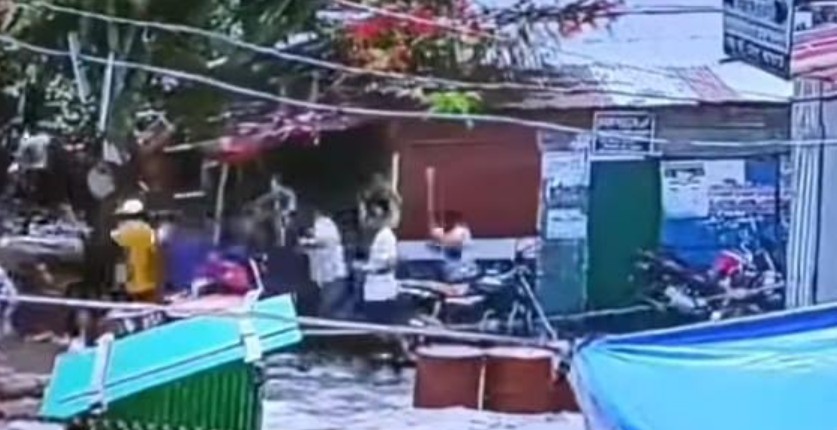 মোংলায় পূর্ব শত্রুতার জের ধরে হামলা, আহত ৩