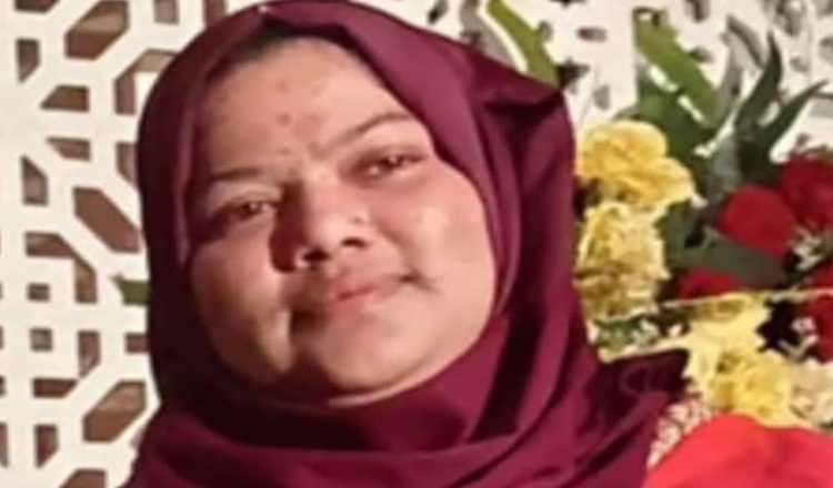 সড়কের পাশে মিলল ছুরিকাঘাতে নিহত নারীর লাশ