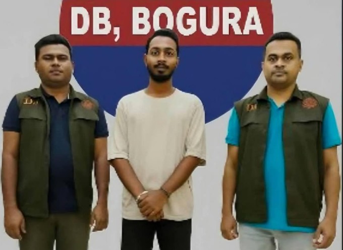 পলাতক ছাত্রলীগ নেতা শাজাহানপুরে গ্রেফতার 