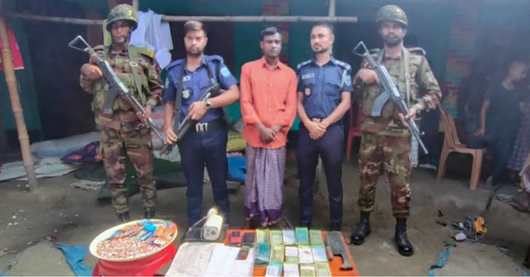 গোবিন্দগঞ্জে ১৬৪৯টি সিম কার্ডসহ গ্রেপ্তার ২