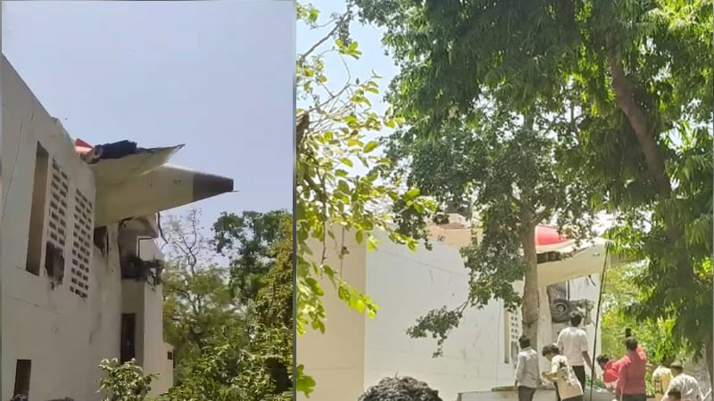 উড্ডয়নের পর পরই আবাসিক এলাকায় বিধ্বস্ত হয় উড়োজাহাজটি