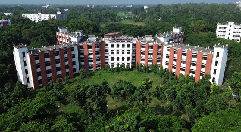 বেরোবিতে আবাসিকতার না দিয়ে শিক্ষার্থীদের কাছ থেকে কোটি টাকা উত্তোলন 