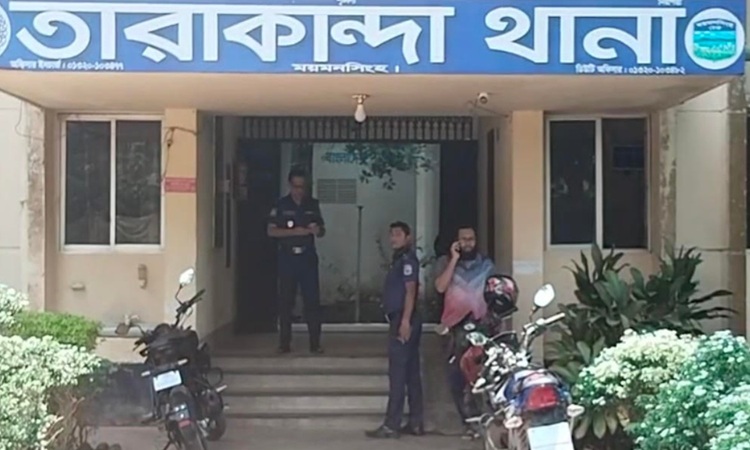স্বামী-স্ত্রীর ঝগড়ার মধ্যে প্রাণ হারালেন গৃহবধূ 