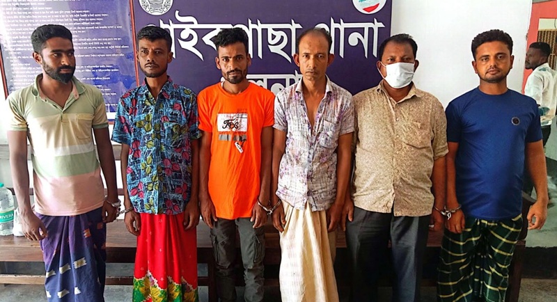 পাইকগাছা থানা পুলিশের অভিযানে গ্রেফতার ৭