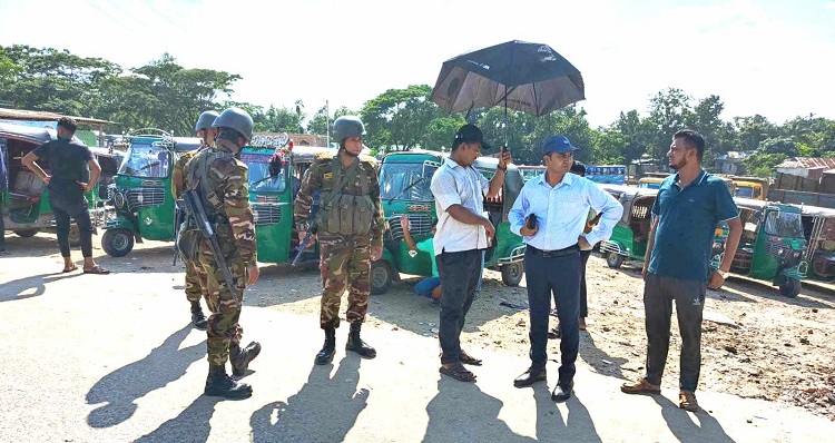 দুর্গাপুরে অতিরিক্ত ভাড়া আদায়, সিএনজি আটক: অর্থদণ্ড