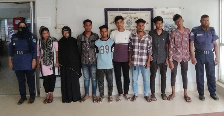 আখাউড়ায় আবাসিক হোটেল থেকে নারী-পুরুষ আটক ৭