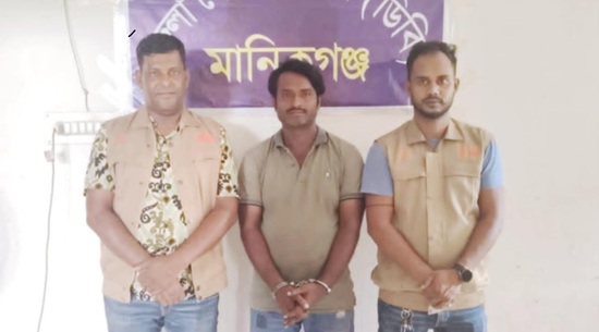 ডাব বিক্রির আড়ালে ইয়াবা ব্যবসায়ী