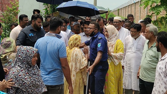 জোরপূর্বক ‘১৬ বছর’ ধরে জমিতে ময়লা ফেলেছে বিপু-শাহীন, ভূমি মালিক ও এলাকাবাসীর বিক্ষোভ