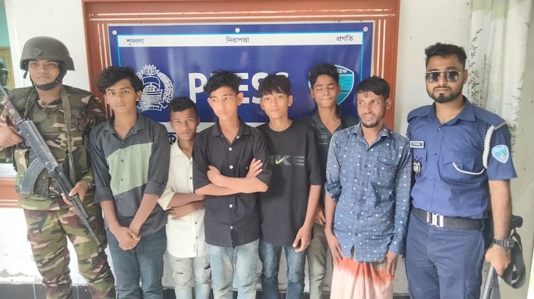 সাতকানিয়ায় ছয় কিশোর গ্যাং সদস্যকে আটক করে পুলিশে দিল সেনাবাহিনী