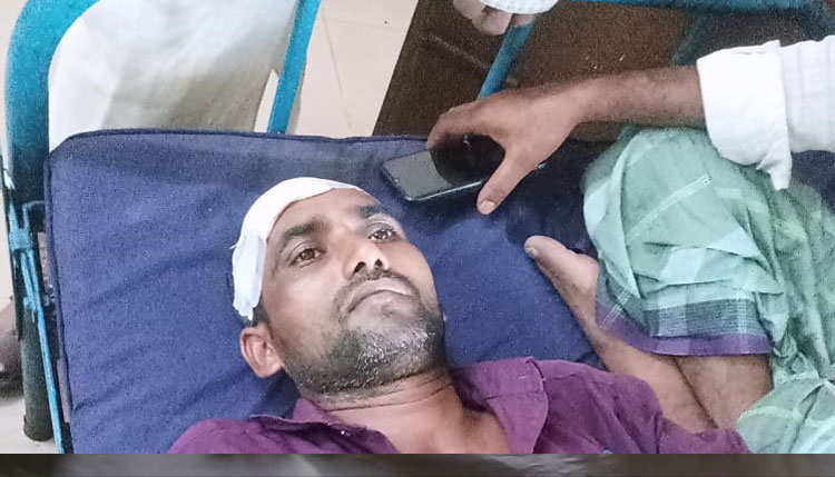 সালথায় পূর্ব শত্রুতার জের: অতর্কিত হামলায় আহত ৪