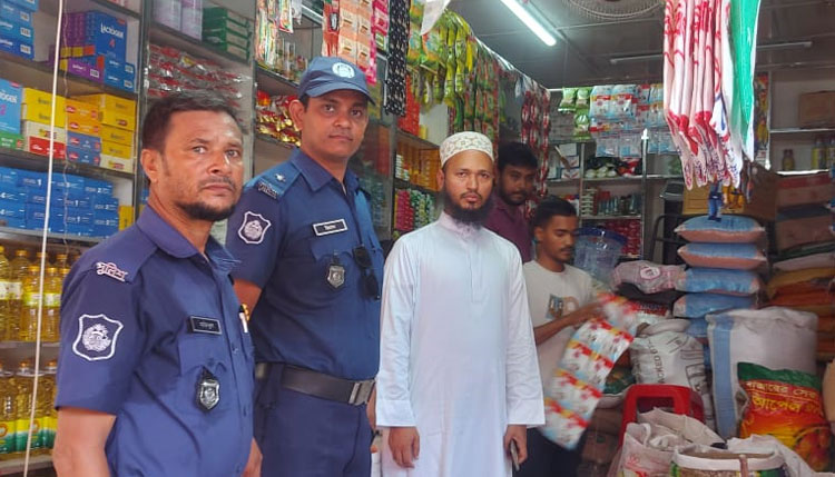 নেছারাবাদে মোবাইল কোর্ট পরিচালনা