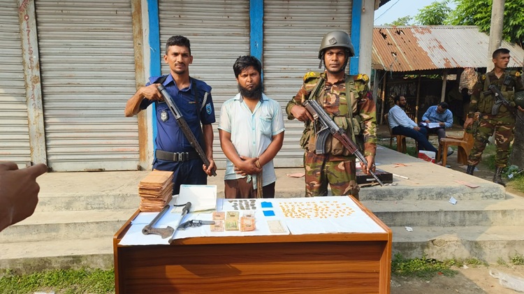 ঠাকুরগাঁওয়ে সেনা অভিযানে ইয়াবা ও পিস্তলসহ যুবক গ্রেপ্তার