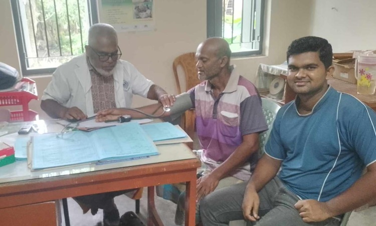 ডুমুরিয়ায় ঈদের ছুটিতেও অব্যাহত ছিলো স্বাস্থ্যসেবা