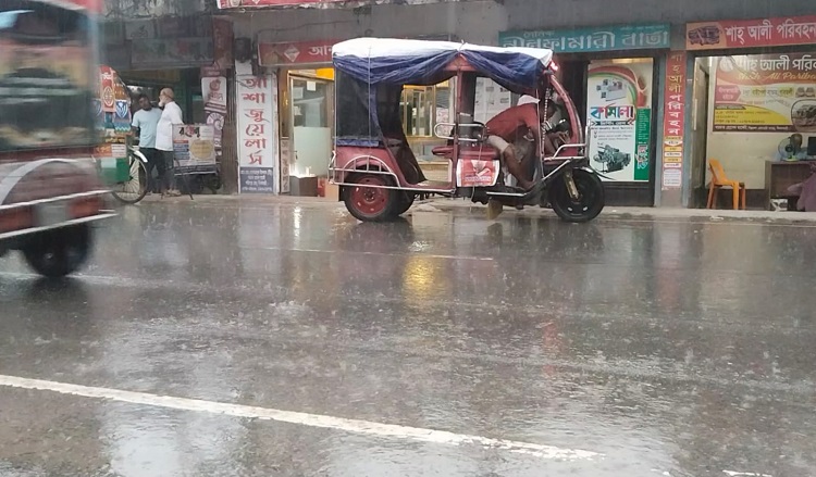 তীব্র তাপদাহের পর স্বস্তির বৃষ্টি