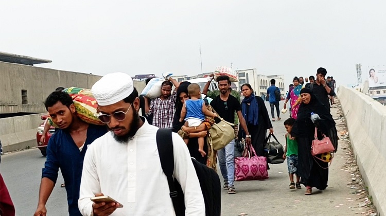আব্দুল্লাহপুরে ঢাকামুখী যানবাহনের চাপ, সেনাবাহিনীর তল্লাশি