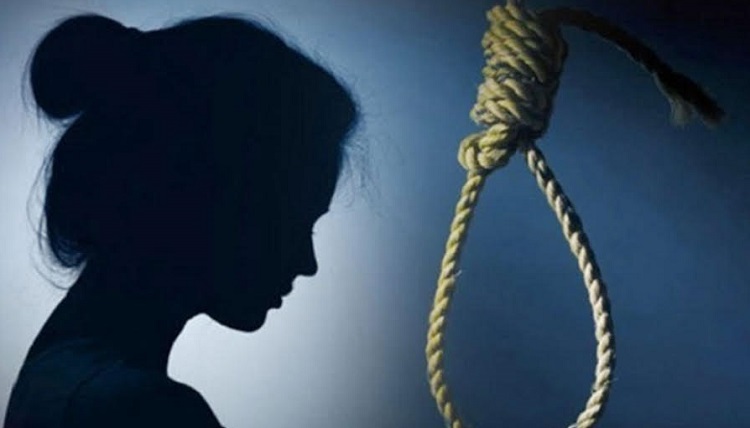 লোহাগড়ায় গলায় ফাঁস নিয়ে প্রাণ দিলেন অন্তঃসত্ত্বা নারী