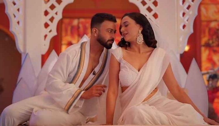 শাকিবের তাণ্ডবে পাইরেসির হানা