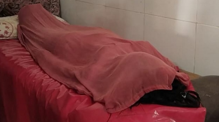 গান শোনার জন্য মোবাইল ফোন না পেয়ে শিক্ষার্থীর আত্মহত্যা